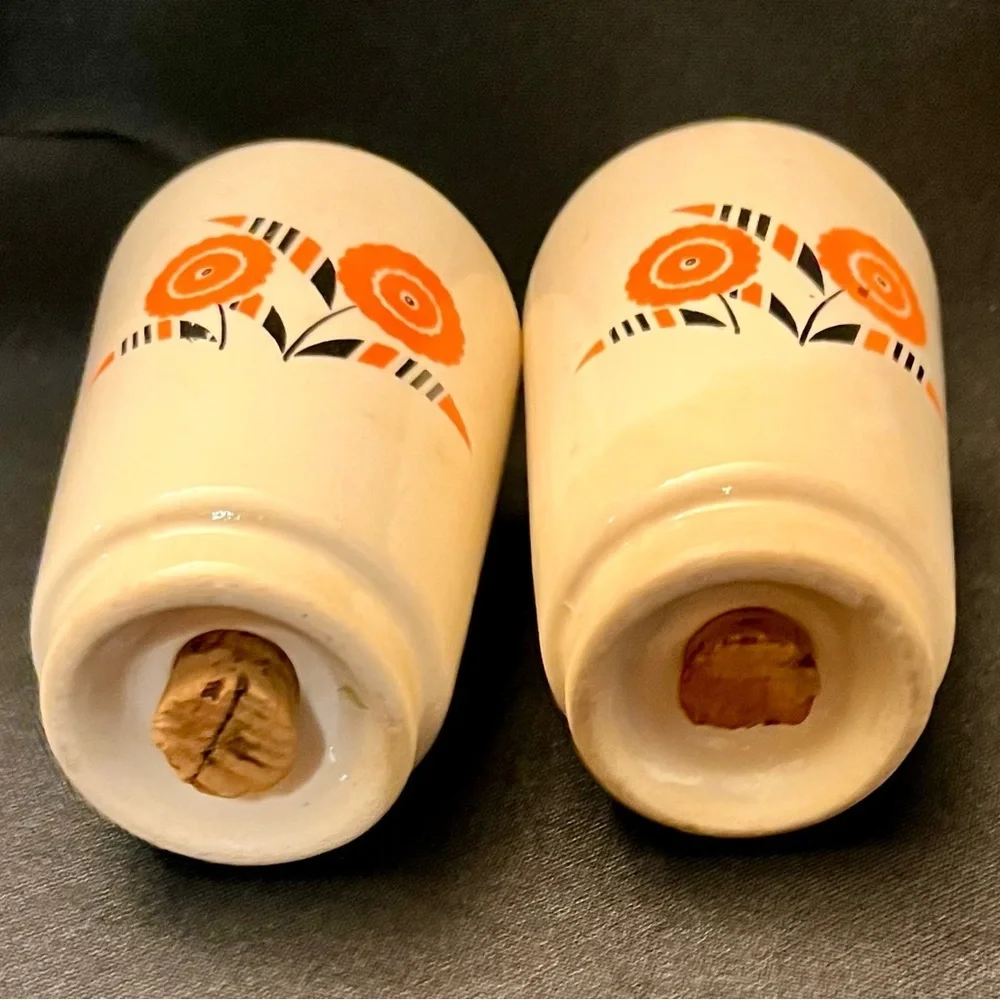 VTG Universal Potteries Seminole Salt & Pepper Shakers Art Deco Orange Kitchen